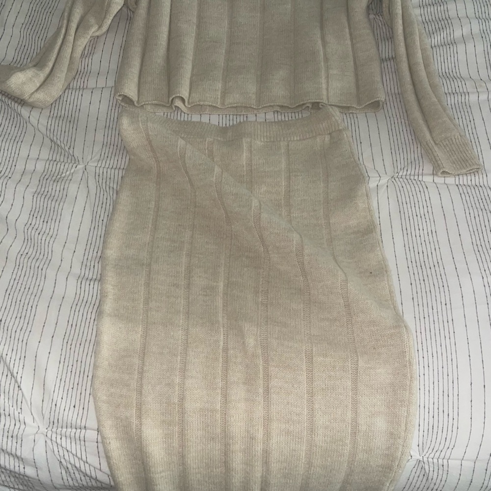 ASOS Beige Ribbed Midi Pencil Skirt - Picture 2 of 5